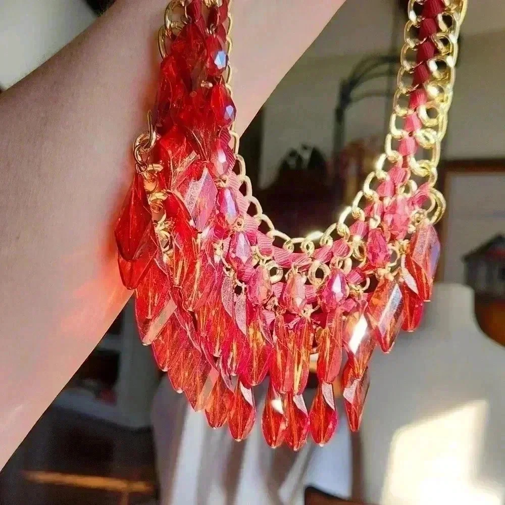 Glass Beaded Faceted Goldtone Choker Bib‎ Red